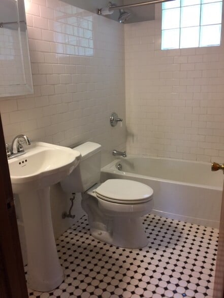 Building Photo - 3403 Luwana Rd