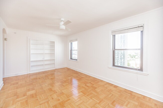 Building Photo - 1100 N Dearborn St
