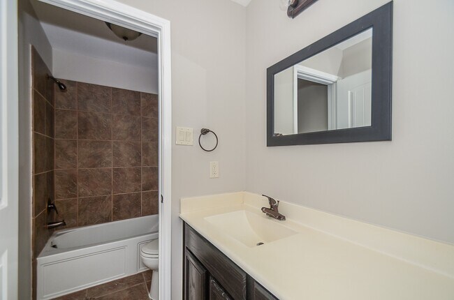 Building Photo - 2646 Leopard Ct