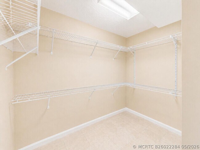 Building Photo - 740 SW 191st Ave
