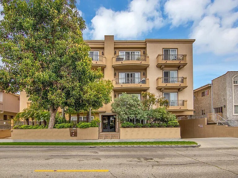 Building Photo - 1530 S Centinela Ave