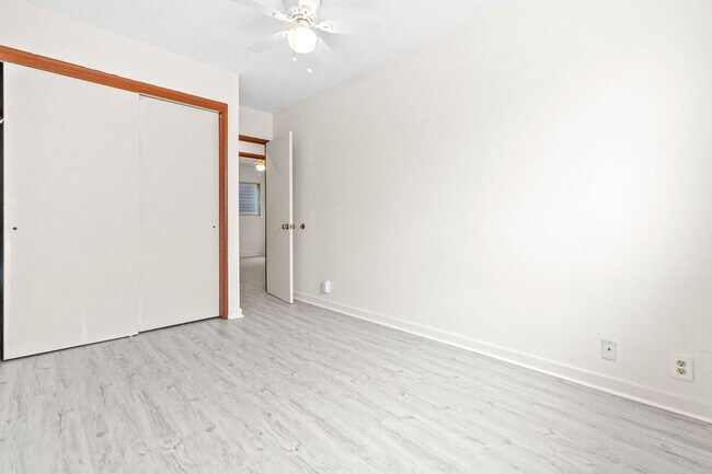 Building Photo - Newly renovated 3/1 with 2 Parking stalls