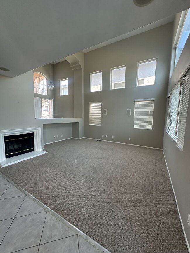 Building Photo - Beautiful Lake Hills Home with Sparkling Pool – A Must See!