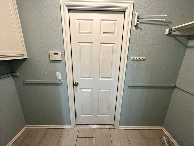 Building Photo - 6020 SE 86th St