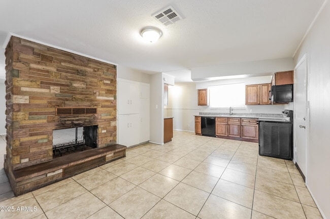 Building Photo - 5514 W Monterosa St