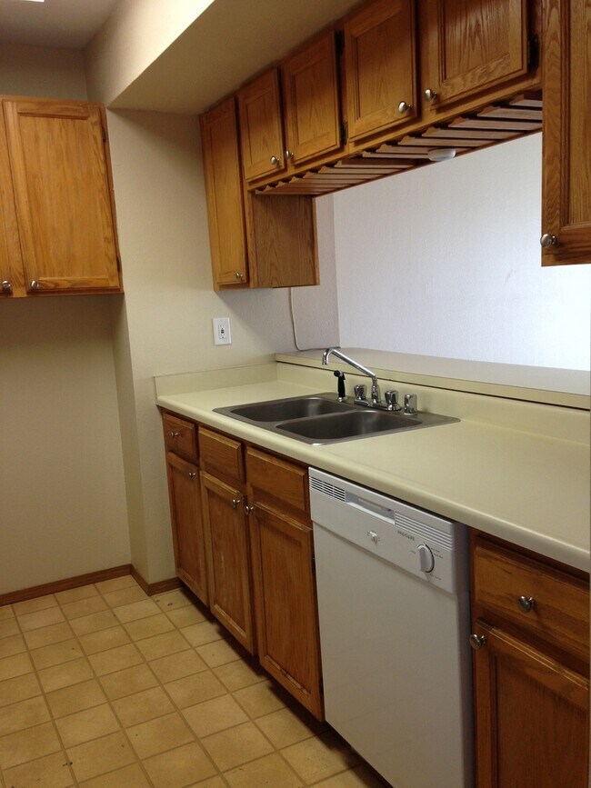 Building Photo - 4205 Hunting Meadows Cir
