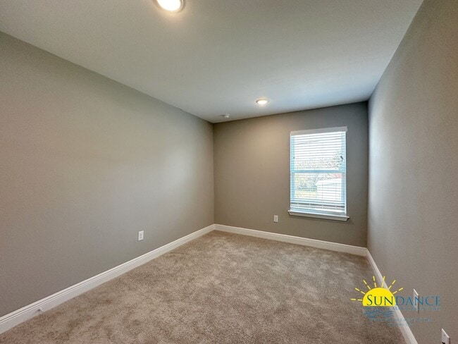 Building Photo - Charming 3 Bedroom Townhome in the heart of Fort Walton Beach!