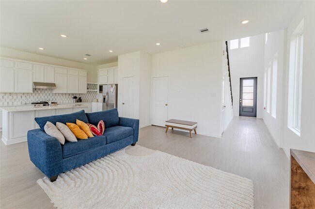 Building Photo - 6371 Iron Clover Dr