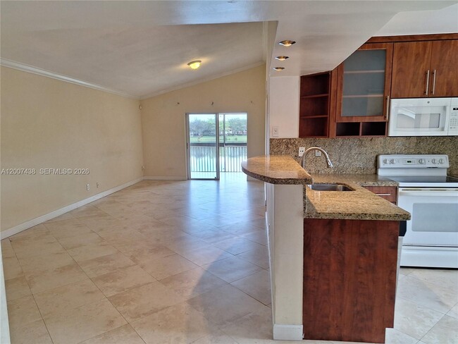 Building Photo - 704 NW 92nd Ave
