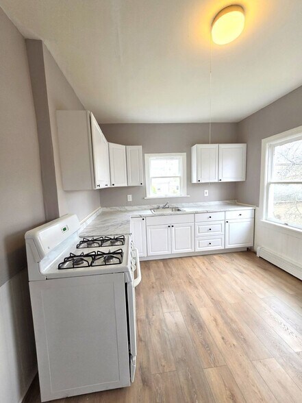 Building Photo - 90-92 Boutwell Street