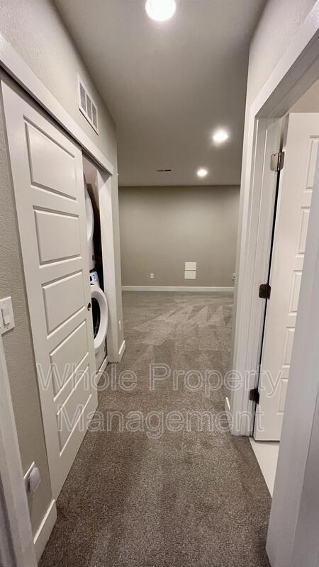 Building Photo - 2870 W Parkside Pl