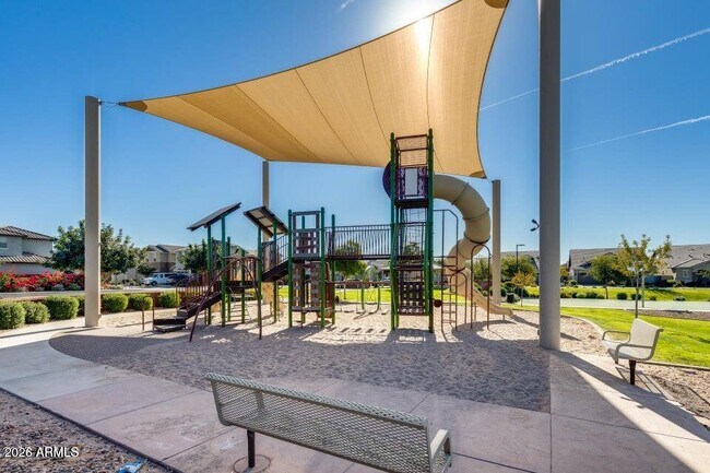 Building Photo - 2661 S Olympic Dr