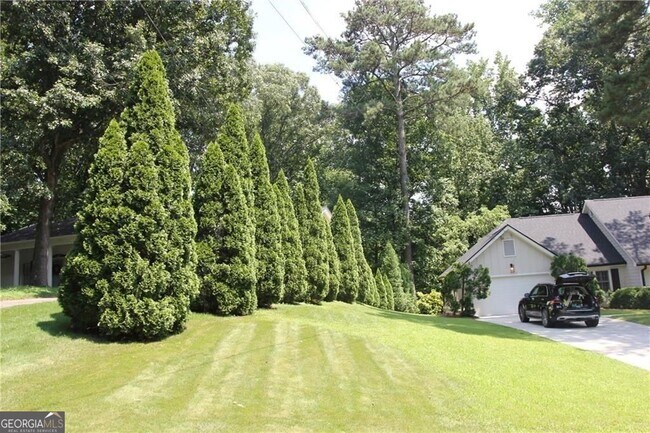 Building Photo - 229 Devonwood Dr