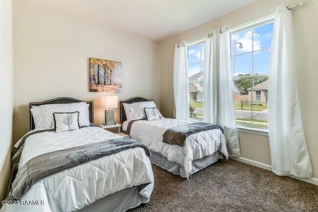Building Photo - 406 Starlight Dr