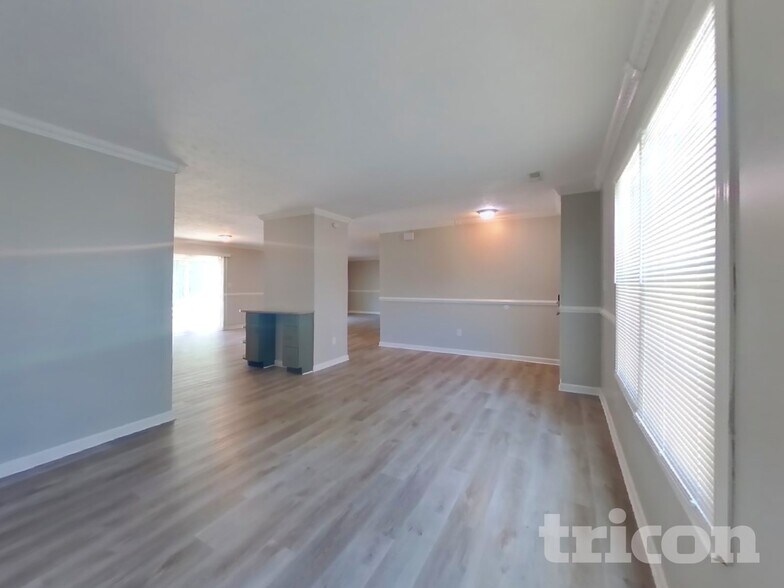 Building Photo - 1922 Kingen Dr