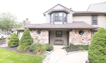 Building Photo - 451 Redbud Ct