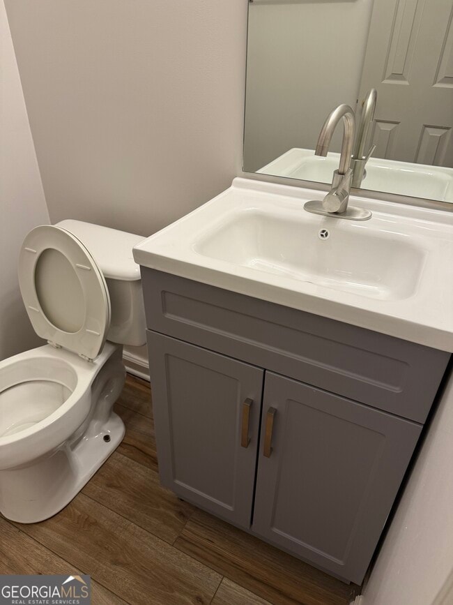 Building Photo - 5460 Hampton Ct