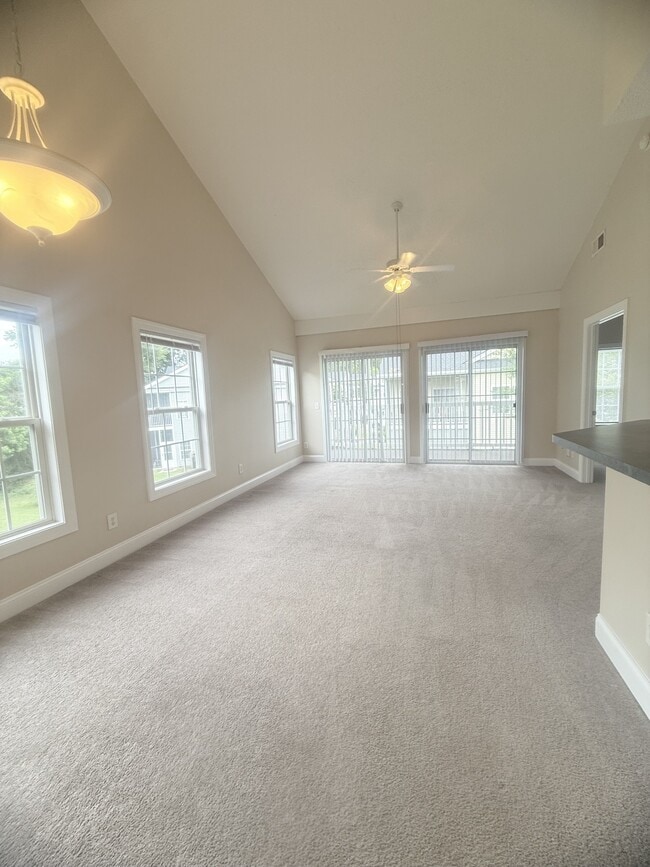 Building Photo - 5034 Belleglen Ct