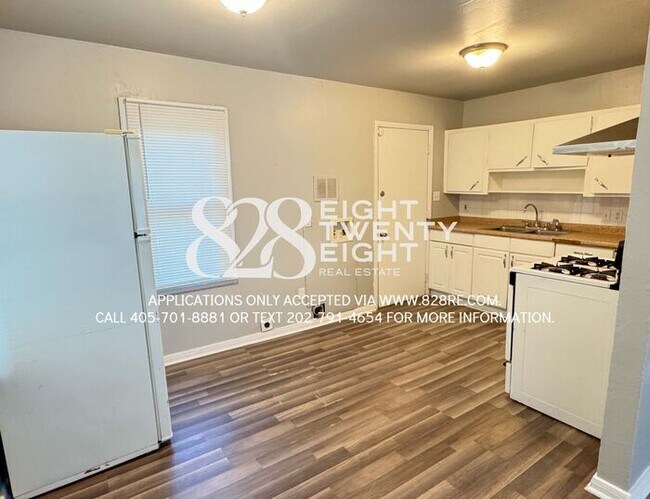 Building Photo - Charming 2 Bedroom/1 Bathroom Single Famil...