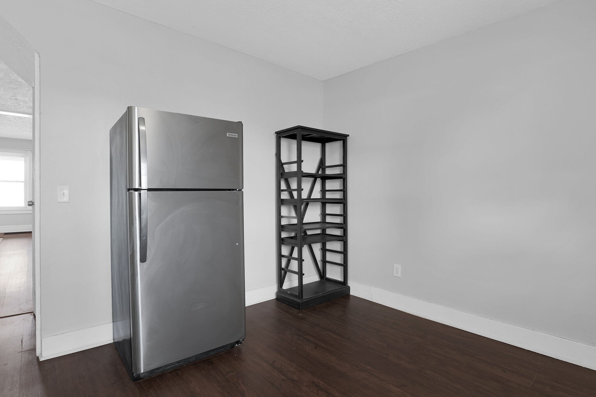 Building Photo - 816 Wager St