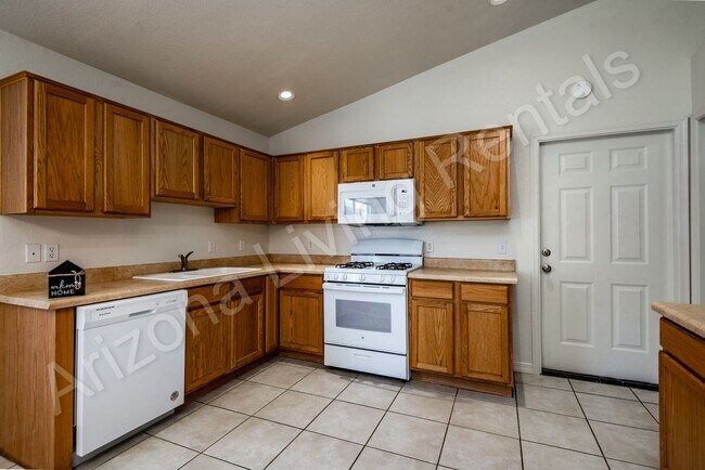Building Photo - HUALAPAI MOUNTAIN FOOTHILLS HOME