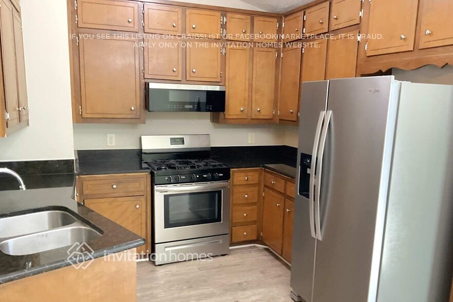 Building Photo - 2559 Porter Dr