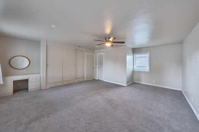 Building Photo - 5400-5402 Folsom Blvd