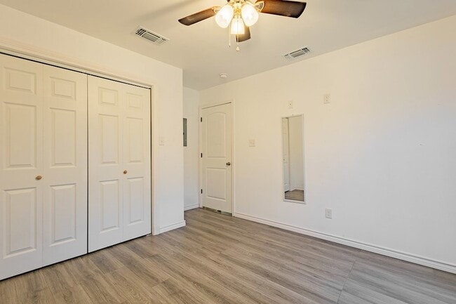 Building Photo - 1308 Church St