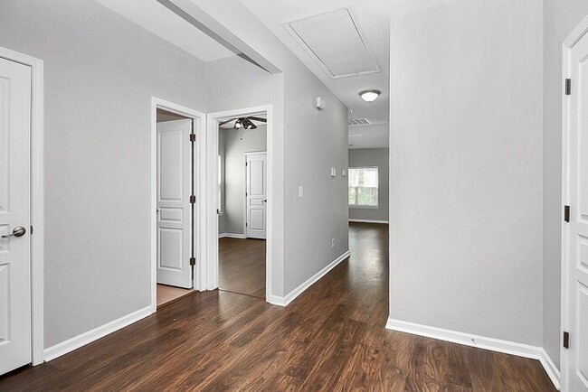 Building Photo - Beautiful 3BD/2BA Ranch in Alexander Chase!