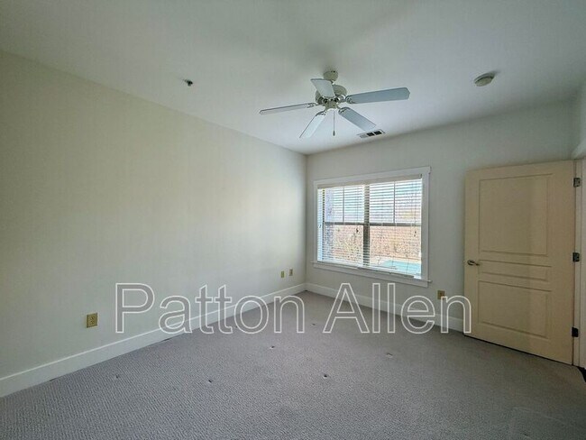 Building Photo - 9 Kenilworth Knl