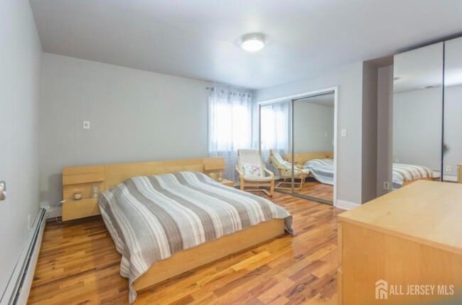 Building Photo - 1912 Montgomery St