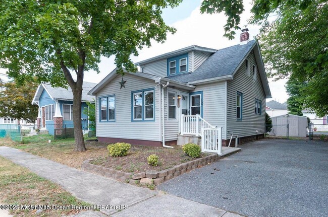Primary Photo - 107 Elm St