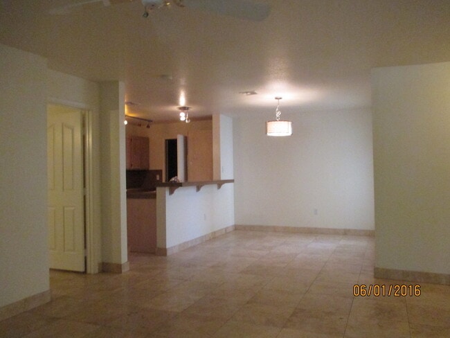 Building Photo - 8452 Boseck Dr