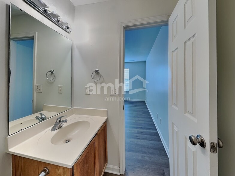 Building Photo - 1516 Clover Ridge Ct