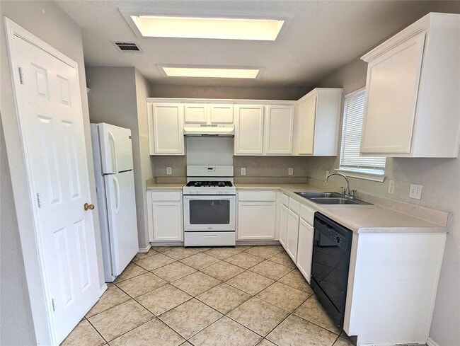 Building Photo - 1601 Hueco Mountain Trail