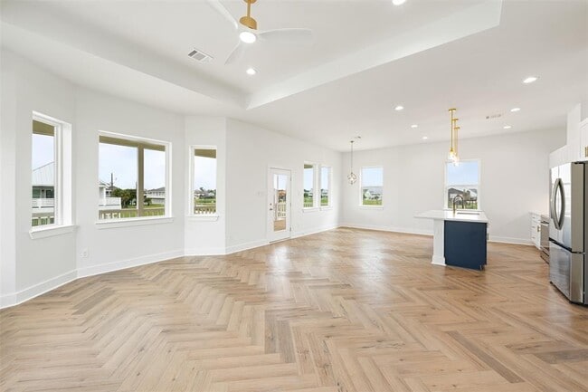 Building Photo - 23107 Miramar Dr