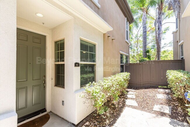 Building Photo - 2616 Bellezza Dr