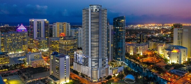 Building Photo - 300 SW 1st Ave