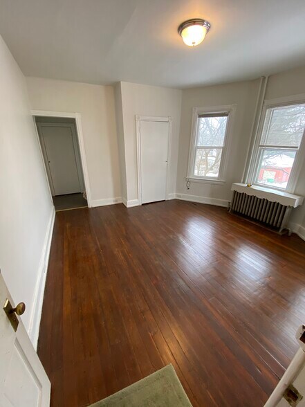 Building Photo - 224 Owen Ave