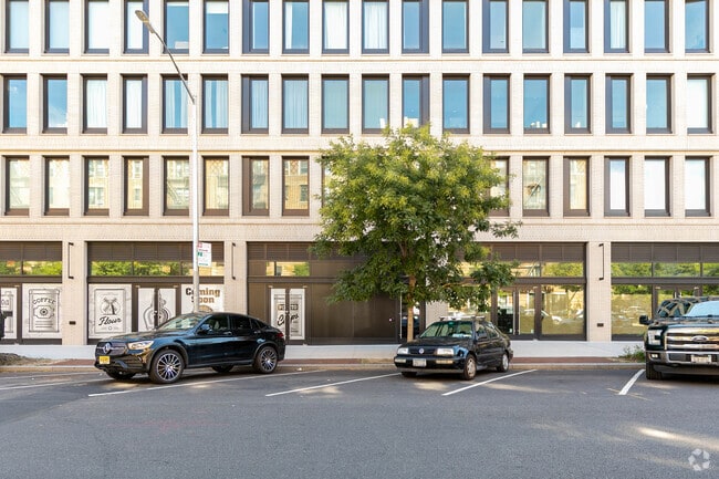 Building Photo - The Rowan Astoria