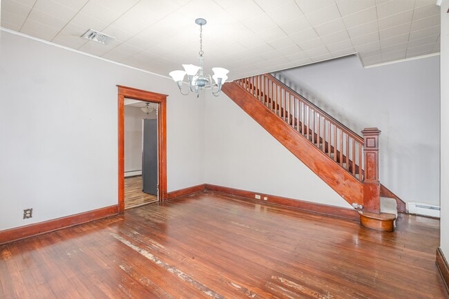 Building Photo - 429 S Pitt St