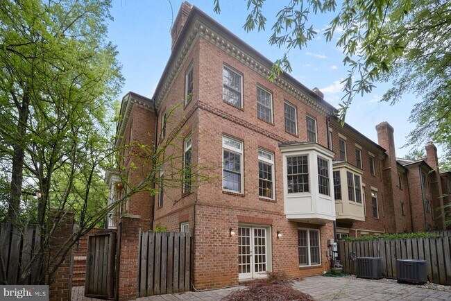 Building Photo - 2053 Mayfair McLean Ct