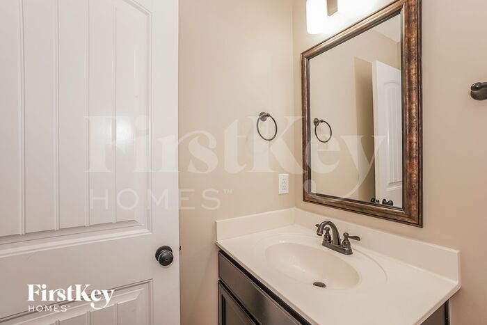 Building Photo - 3765 Windhaven Dr