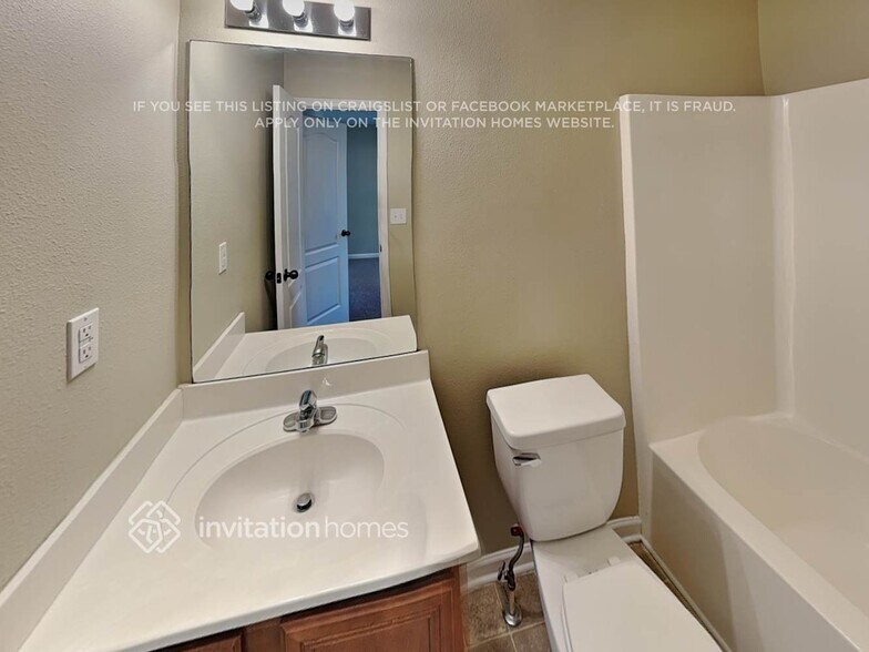 Building Photo - 6832 Grand Hickory Dr