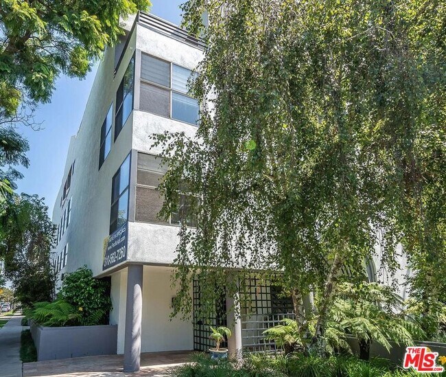 Building Photo - 1600 Camden Ave