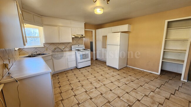 Building Photo - 1012 E Brazos St