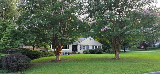 Building Photo - 10526 Sweetbriar Pky