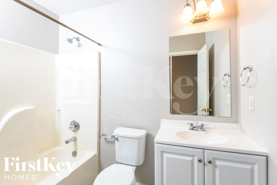 Building Photo - 640 Meriweather Dr