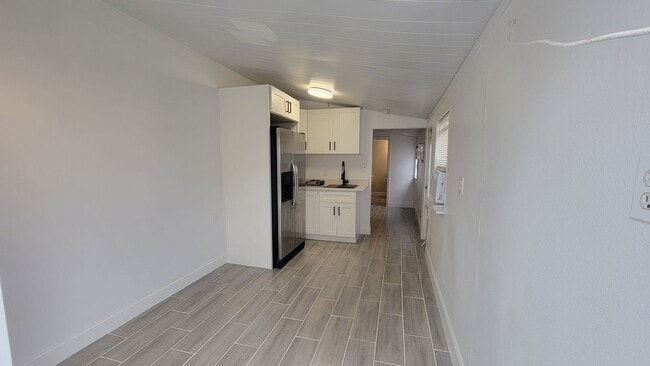 Building Photo - 1002 50th Ave Dr W