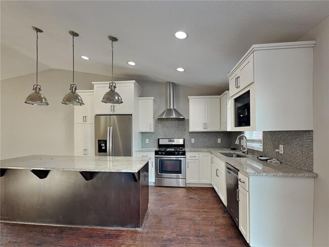 Building Photo - 1525 Independence Ave N